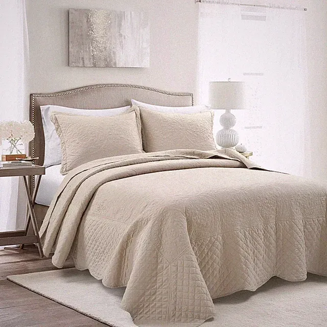 Lush Decor Medallion Scallop Neutral Bedspread Set Sz. King; 3 Piece Set
