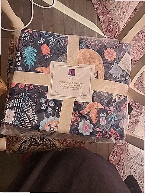 Lush Decor Microfiber Throw 50x60 Sloth Pattern MSRP $110
