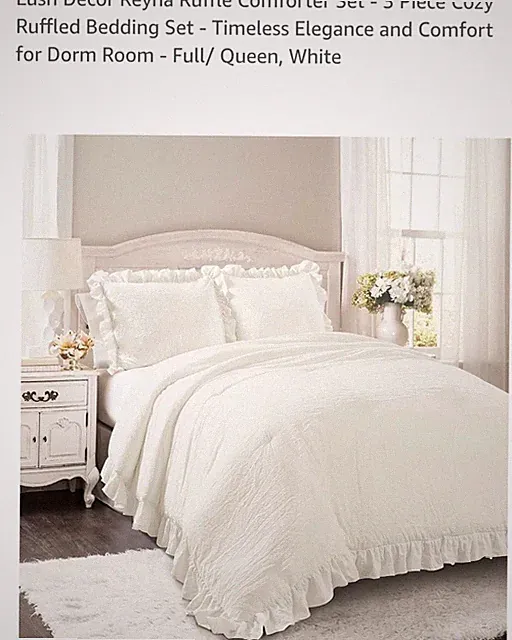 Lush Decor Queen Size Comforter And Shams