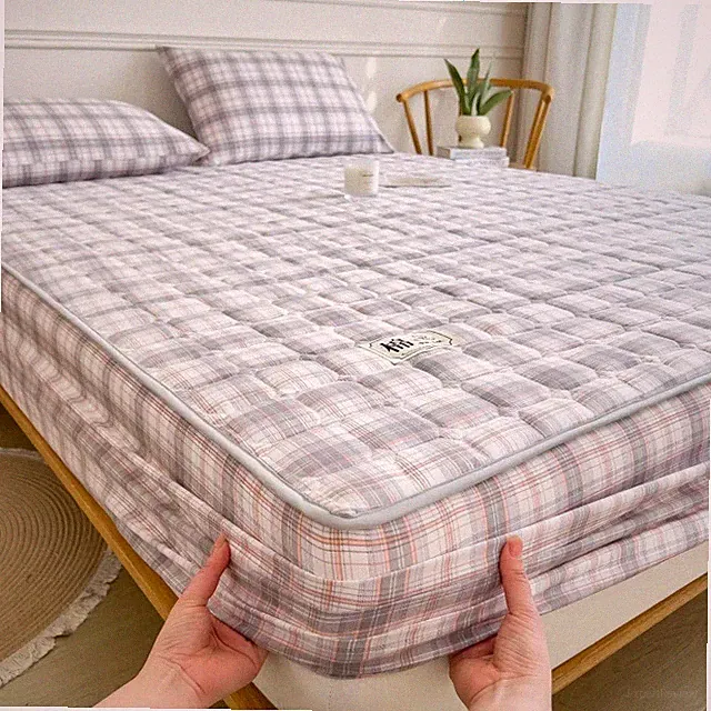Quilted Cotton Mattress Cover Plaid Pattern Mattress Topper with Elastic Bands
